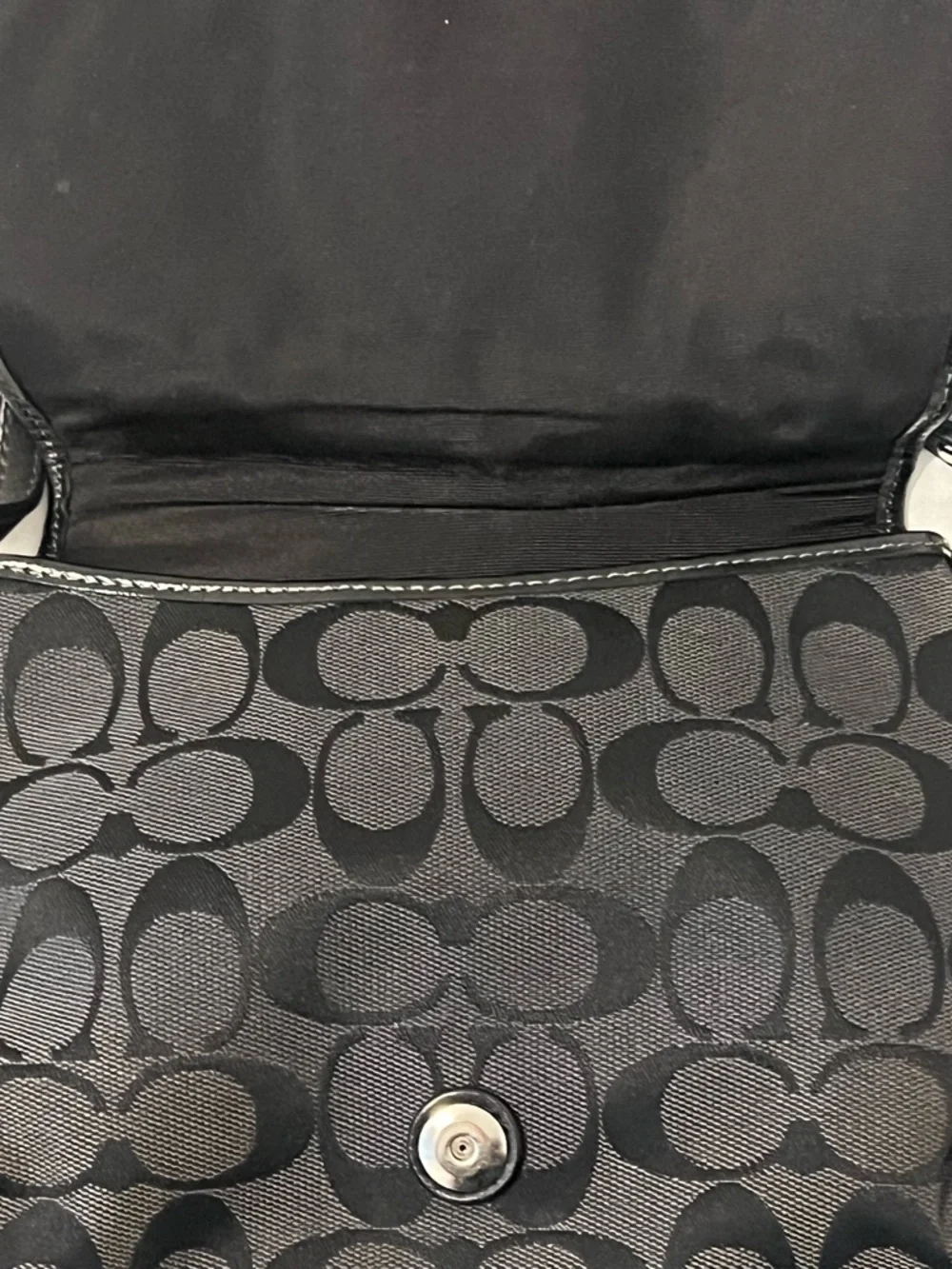 : Vintage Coach Soho Black Signature Canvas Crossbody Bag Y2K Buckle